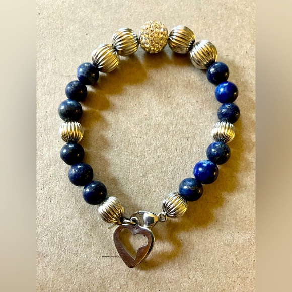 Silver tone as navy beaded rhinestone bracelet with heart charm - Picture 2 of 2